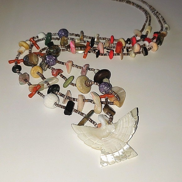 SALE!! Vintage Navajo Heishi Shell Necklace w/ Worn Shells and Stones. - Picture 4 of 12